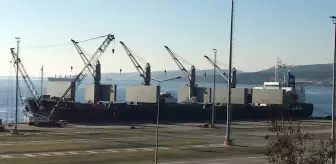 Kocaeli'deki bir limanda forklift ile yük arasında sıkışan işçi öldü