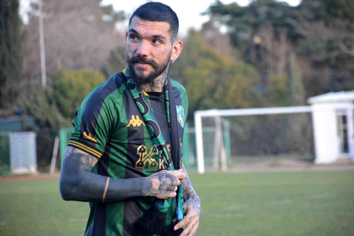 Kocaelispor\'da Kolovos\'un da sözleşmesi feshedildi