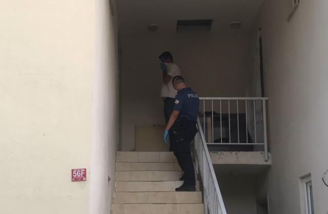 Kötü koku yayılan evden ceset çıktı! Öleli en az 10 gün olmuş Kötü koku yayılan evden ceset çıktı! Öleli en az 10 gün olmuş