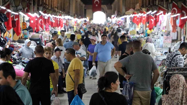 Pasaportsuz giriş başladı, Bulgar turistler Edirne'ye akın etti Pasaportsuz giriş başladı, Bulgar turistler Edirne'ye akın etti