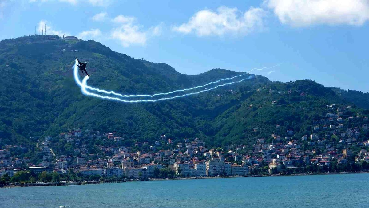 SOLOTÜRK\'ün prova uçuşu nefes kesti