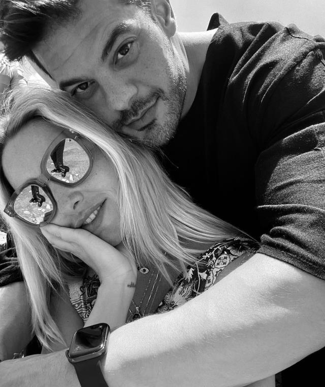 Tatil için kesenin ağzını açan Hadise ve Mehmet Dinçerler, 764 bin TL'ye villa kiraladı Tatil için kesenin ağzını açan Hadise ve Mehmet Dinçerler, 764 bin TL'ye villa kiraladı
