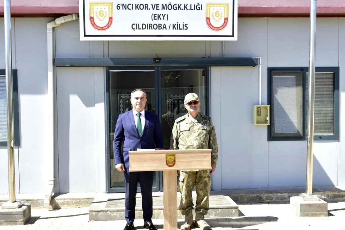 Vali Soytürk\'den Kolordu Komutanı Tokel\'i ziyaret