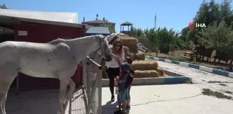 Balıkesir'de miniklerin at biniciliği heyecanı