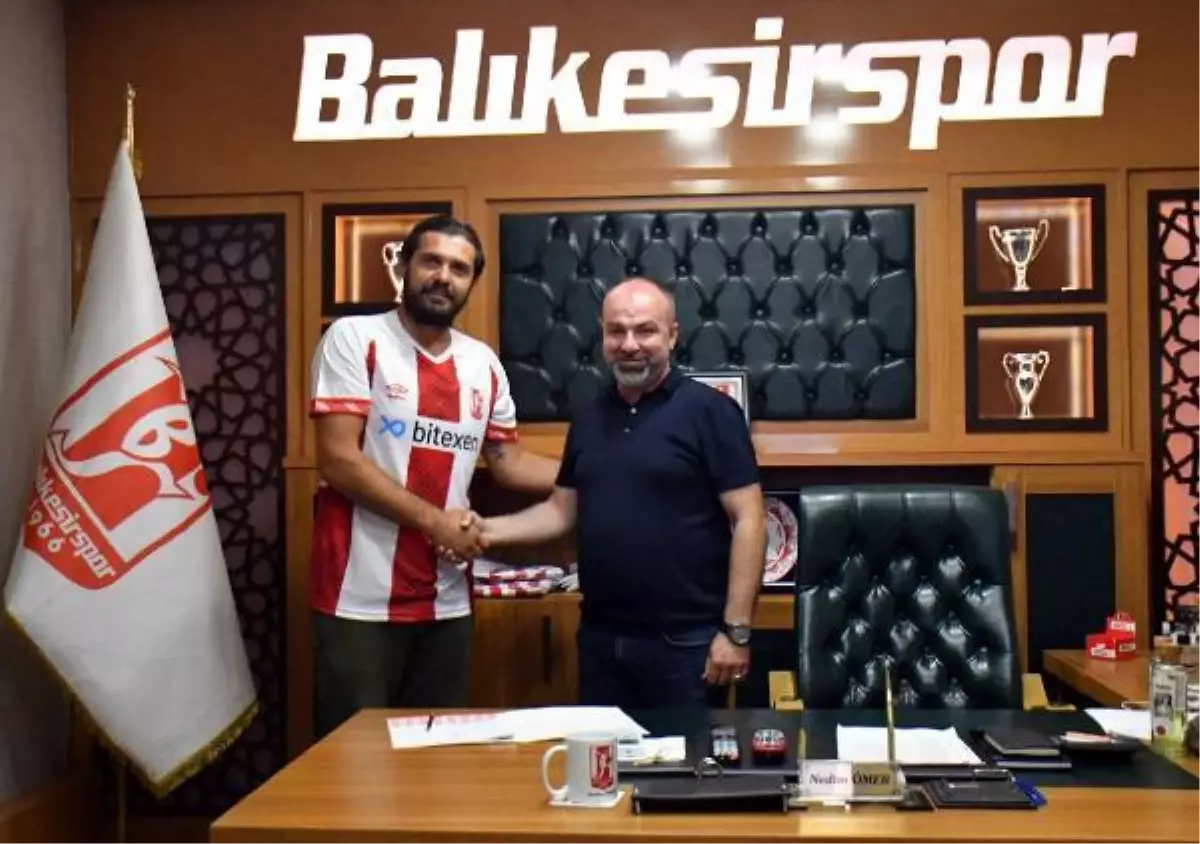 Balıkesirspor\'da kaleci Atilla takımda kaldı