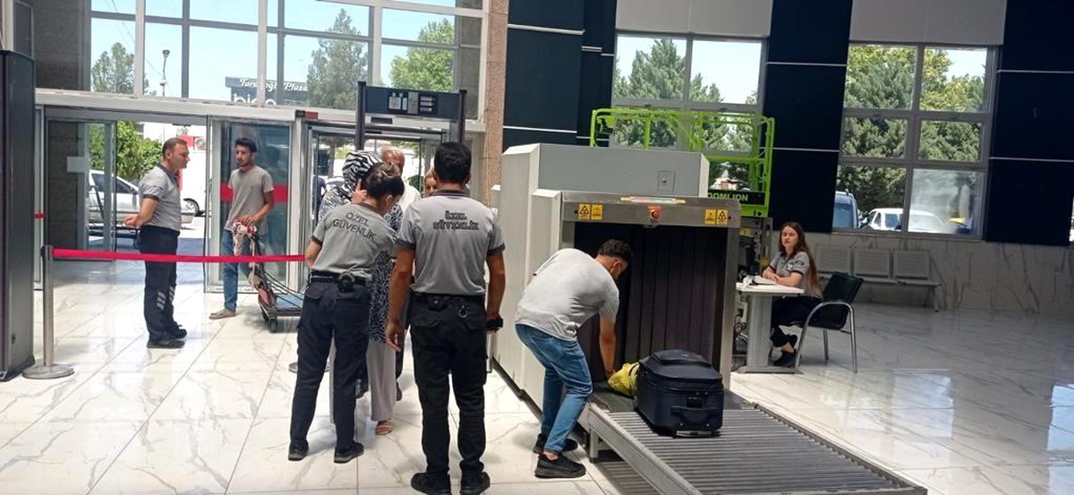 Batman\'da peynir bidonuyla silah ve uyuşturucu sevkiyatı
