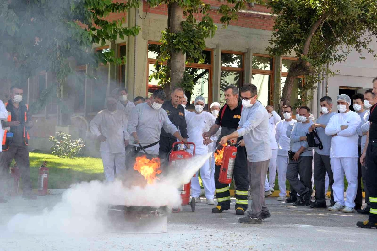 Bozüyük Belediyesi İtfaiyesi\'nden yangın eğitimi