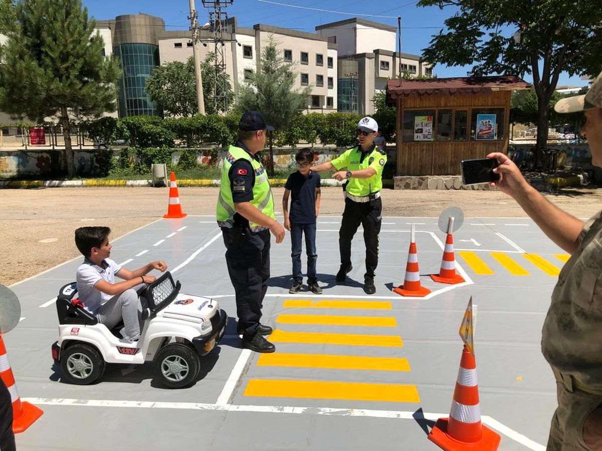 Elazığ\'da öğrencilere trafik eğitimi