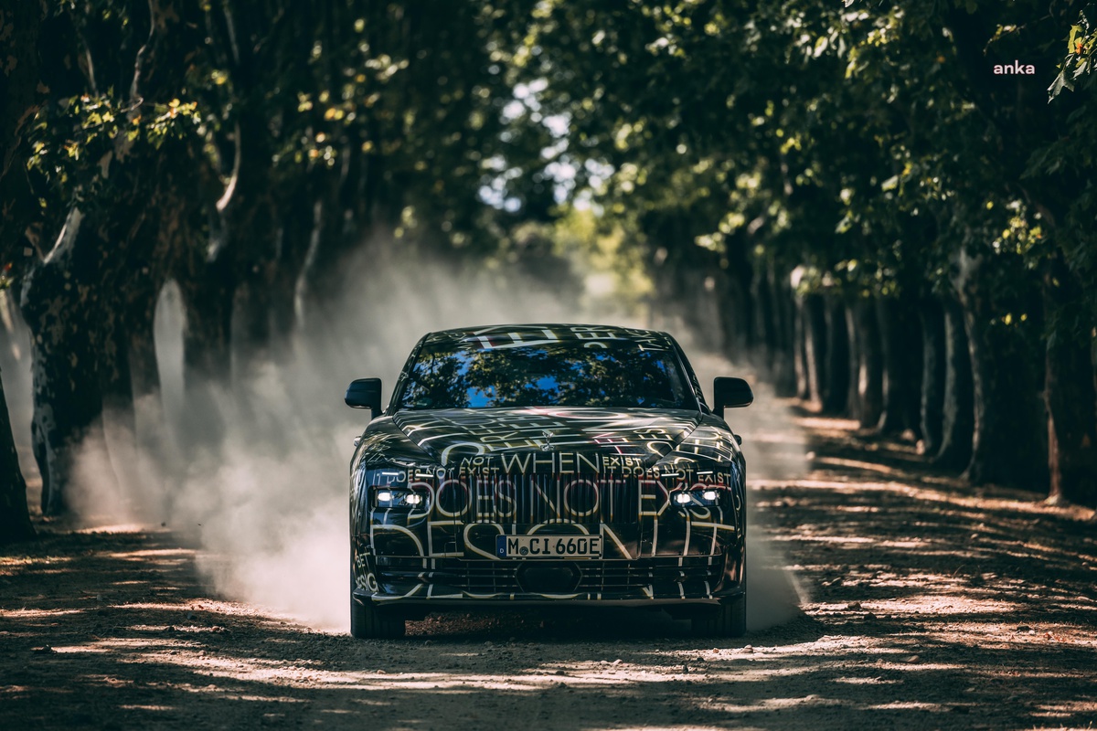 Full Elektrikli Rolls-Royce Spectre\'ın İkinci Test Aşaması Devam Ediyor