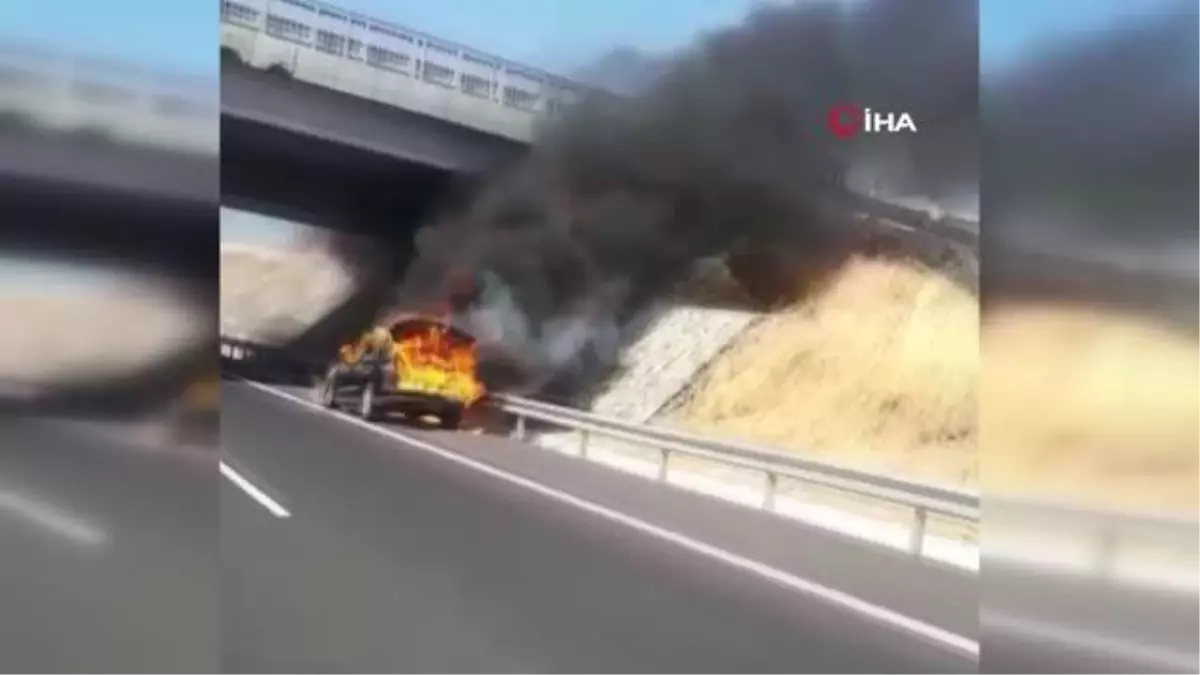 İzmir'de gurbetçi ailenin otomobili yandı