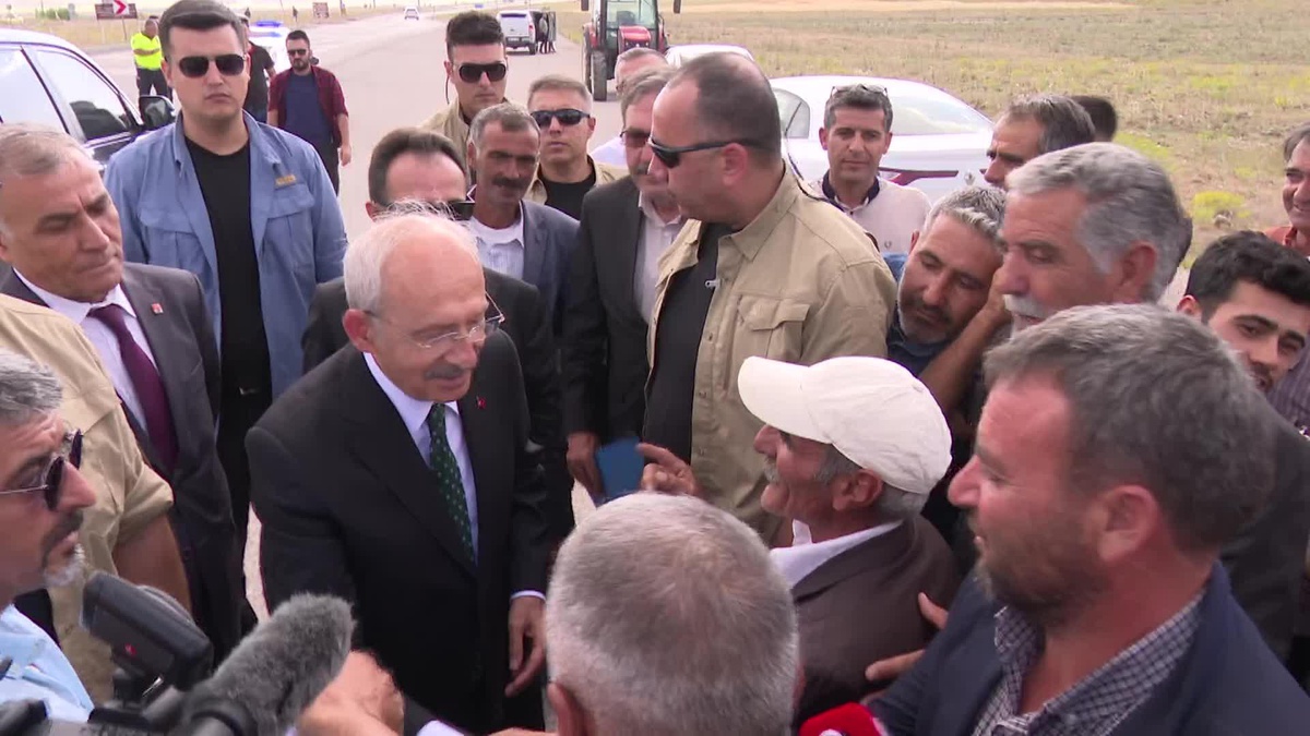 Kılıçdaroğlu, Ağrı Diyadin\'de Çiftçileri Dinledi: "Tarlada Çalışıyorsan, Kardeşim Senin Emeklilik Hakkın Devletin Garantisi Altında"
