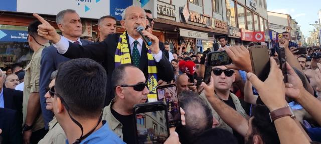 Kılıçdaroğlu, isim vermeden Cumhurbaşkanı Erdoğan'a yüklendi: Beyefendiyi emekli edeceğiz Kılıçdaroğlu, isim vermeden Cumhurbaşkanı Erdoğan'a yüklendi: Beyefendiyi emekli edeceğiz