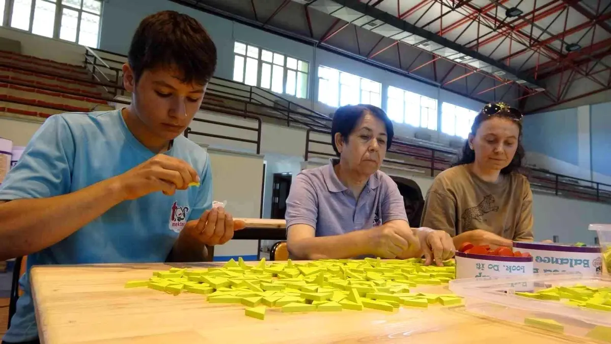 Meslek lisesi öğrencilerinin ürettiği ahşap oyuncaklara Suudi Arabistan\'dan bayilik talebi