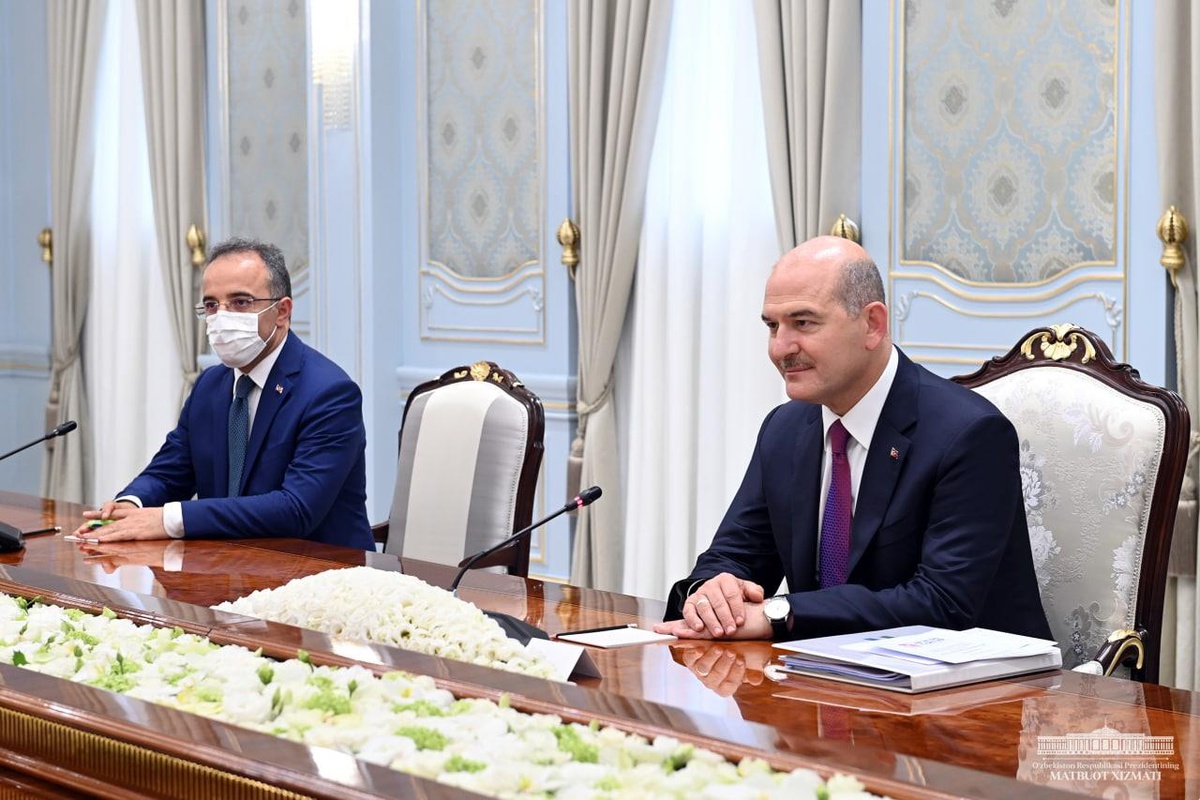 Özbekistan Cumhurbaşkanı Mirziyoyev, İçişleri Bakanı Soylu\'yu kabul etti