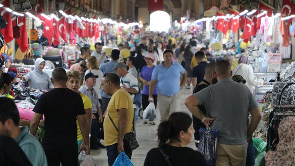 Bulgar turistlerin pasaportsuz girişi başladı! Edirne\'ye akın ediyorlar
