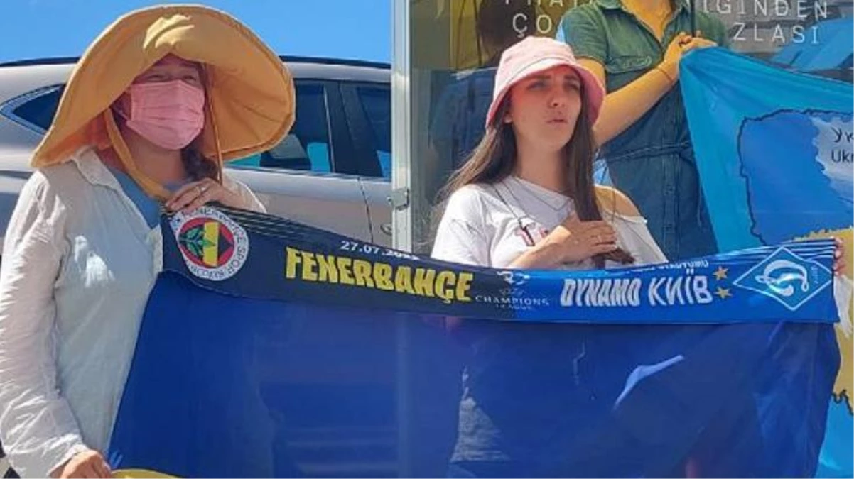 İstanbul\'da yaşayan Ukraynalılardan Fenerbahçe\'ye çağrı: "Putin" tezahüratı yapan taraftarları stada almayın