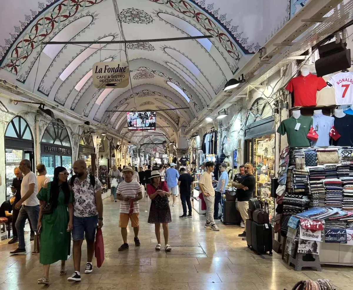 Suudi turistlerin gelmesi ile birlikte Kapalıçarşı\'da ziyaret sayıları arttı