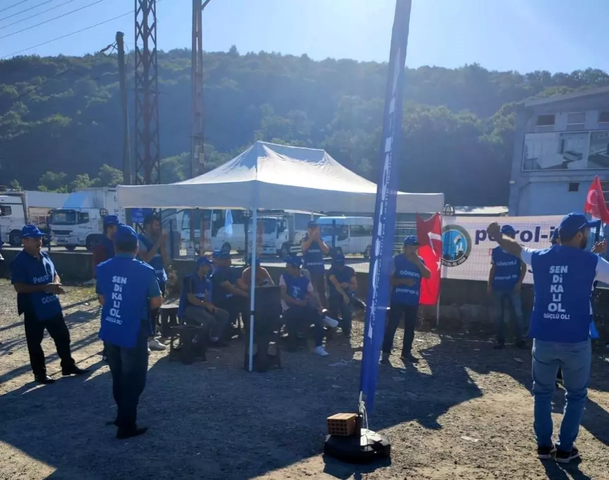 Toplu iş görüşmelerinde anlaşamayınca 19 işçi greve başladı