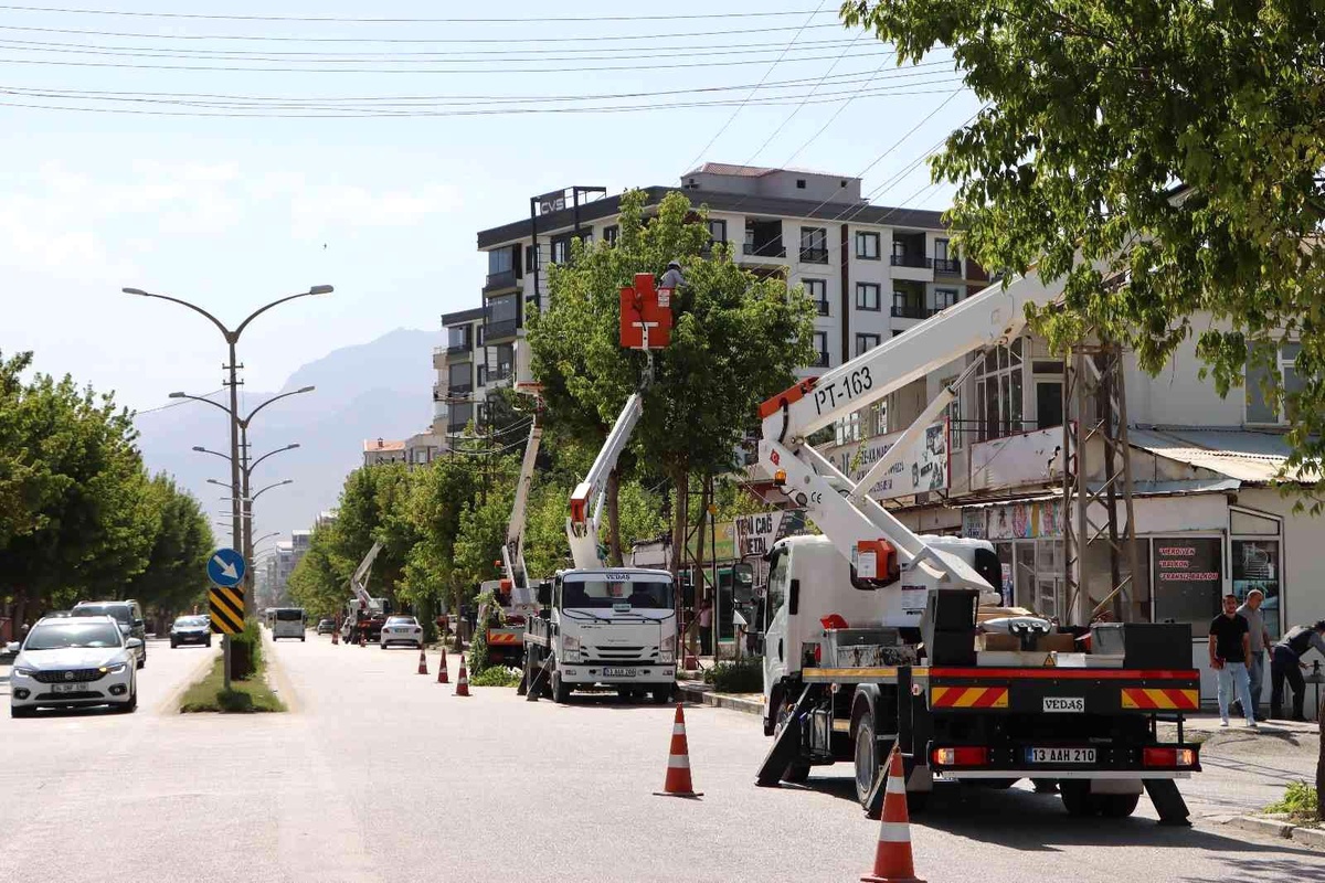 VEDAŞ ekipleri kesintisiz enerji mesaisinde
