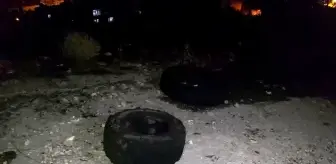 Ağaçlık alandaki araba lastikleri ormanı yaktı