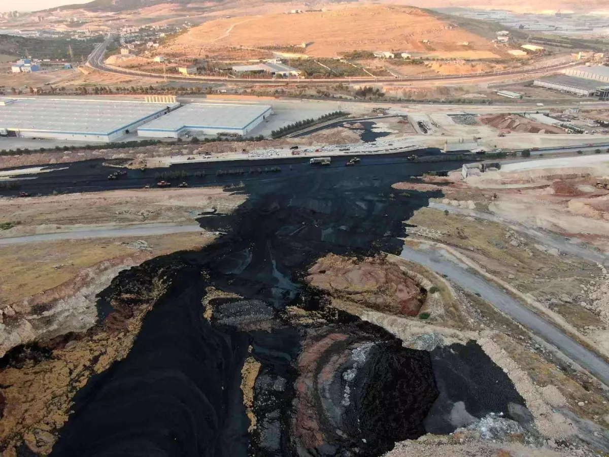 Atıktan kapanan TAG otoyolu havadan görüntülendi