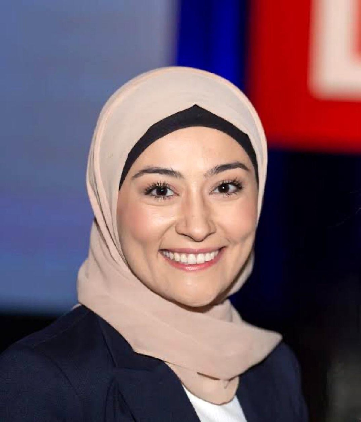Avustralya\'nın ilk başörtülü milletvekili Payman: "Başörtüsünü gururla takın"