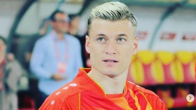 Beşiktaş ve Trabzonspor'un istediği yıldız futbolcuyu Fenerbahçe alıyor Beşiktaş ve Trabzonspor'un istediği yıldız futbolcuyu Fenerbahçe alıyor
