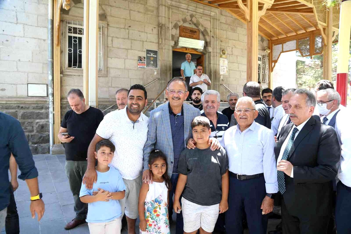 Büyükkılıç, Özhaseki ile birlikte Talas\'ta vatandaşlarla buluştu