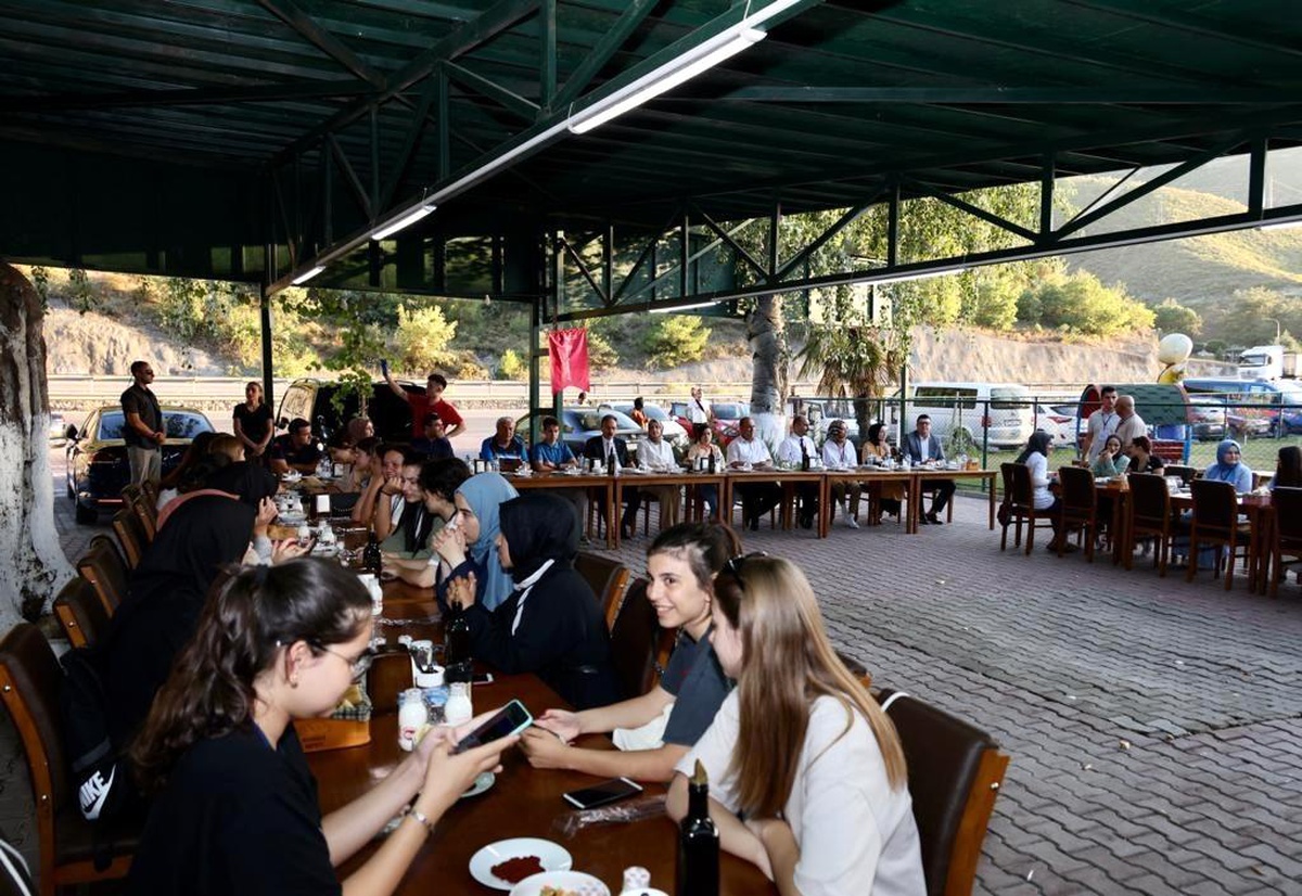 Çanakkaleli öğrenciler Osmaneli\'ye hayran kaldı