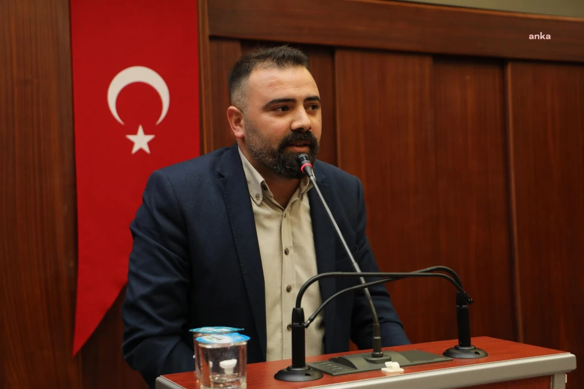 CHP İzmit Belediye Meclis Üyesi Bal\'dan AKP\'li Zeybek\'e: "Boş Ver Kocaeli\'yi, Biraz Reklam Yap Tabii"