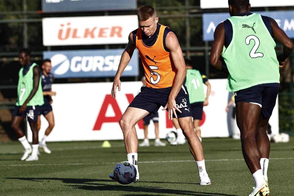 Fenerbahçe, Slovacko maçı hazırlıklarına başladı