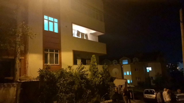 Üçüncü çocuğuna hamile olan eşi ev terk etti, kendisi ölü bulundu Üçüncü çocuğuna hamile olan eşi ev terk etti, kendisi ölü bulundu