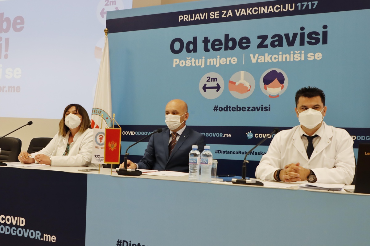 Karadağ\'da yeniden maske zorunluluğu getirildi