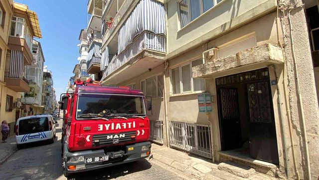 Öldü sandıkları komşuları yürüyerek çıkıp gelince hüngür hüngür ağladılar Öldü sandıkları komşuları yürüyerek çıkıp gelince hüngür hüngür ağladılar