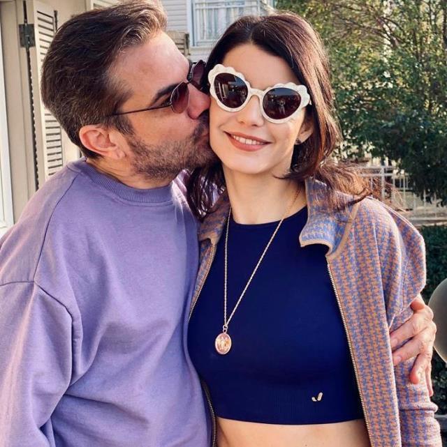 Romantizm Kenan'dan sorulur! Beren Saat için yazdığı nota beğeni yağdı Romantizm Kenan'dan sorulur! Beren Saat için yazdığı nota beğeni yağdı