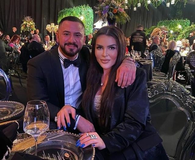 Selin Ciğerci ile evli olan Gökhan Çıra'nın güzel fenomenle mesajları ifşa oldu Selin Ciğerci ile evli olan Gökhan Çıra'nın güzel fenomenle mesajları ifşa oldu