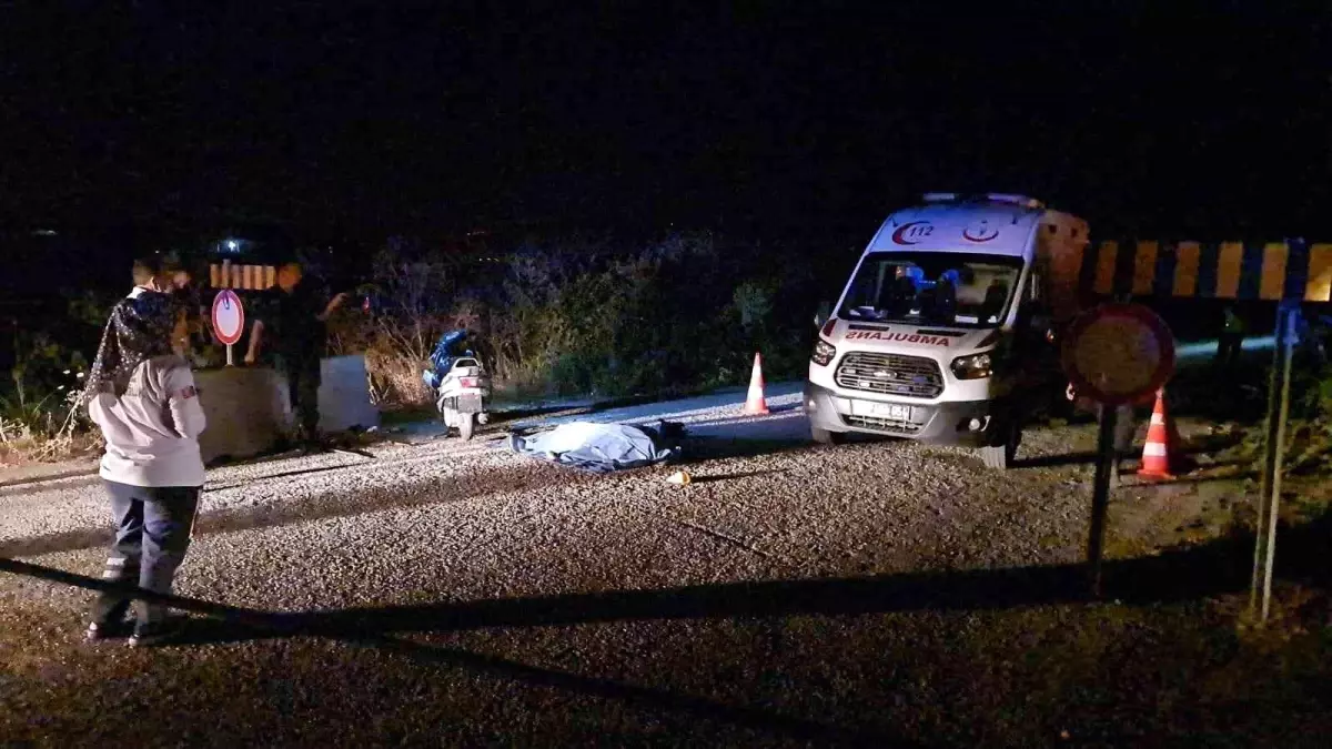 Trafiğe kapatılan yola giren motosiklet devrildi: 1 ölü, 1 yaralı