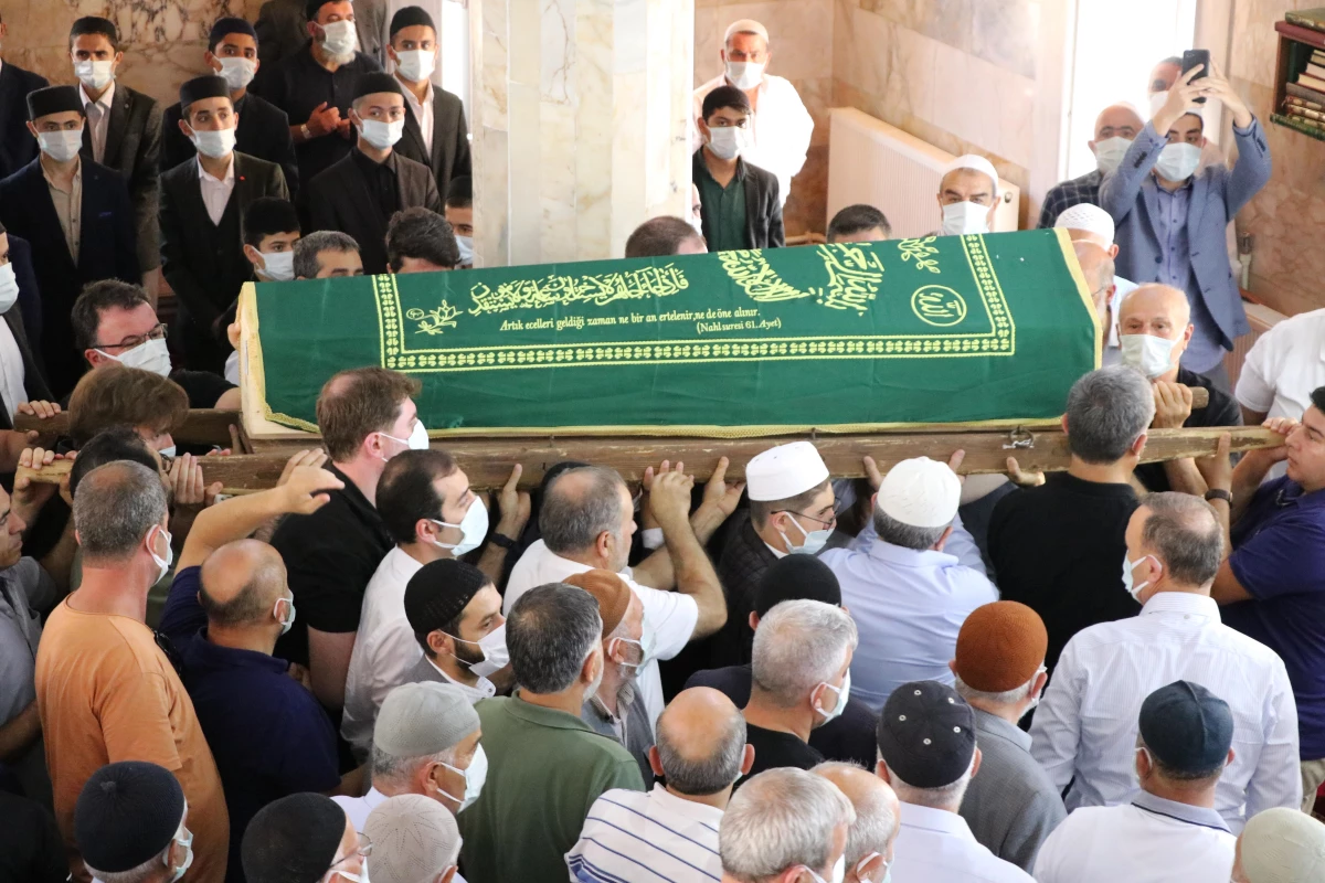 Trafik kazasında hayatını kaybeden Mehmet Nimet Kaya\'nın cenazesi Siirt\'te defnedildi