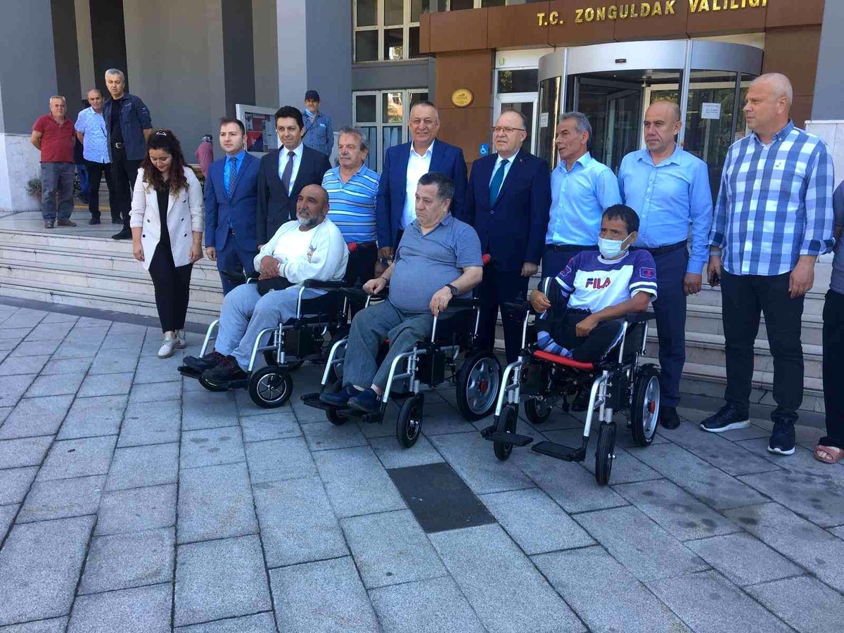 Zonguldak Kömürspor Başkanı\'ndan engelli vatandaşlara destek