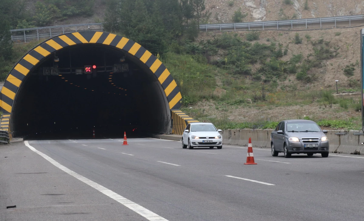 Anadolu Otoyolu\'nun Bolu Dağı kesiminde bakım ve onarım çalışması başladı