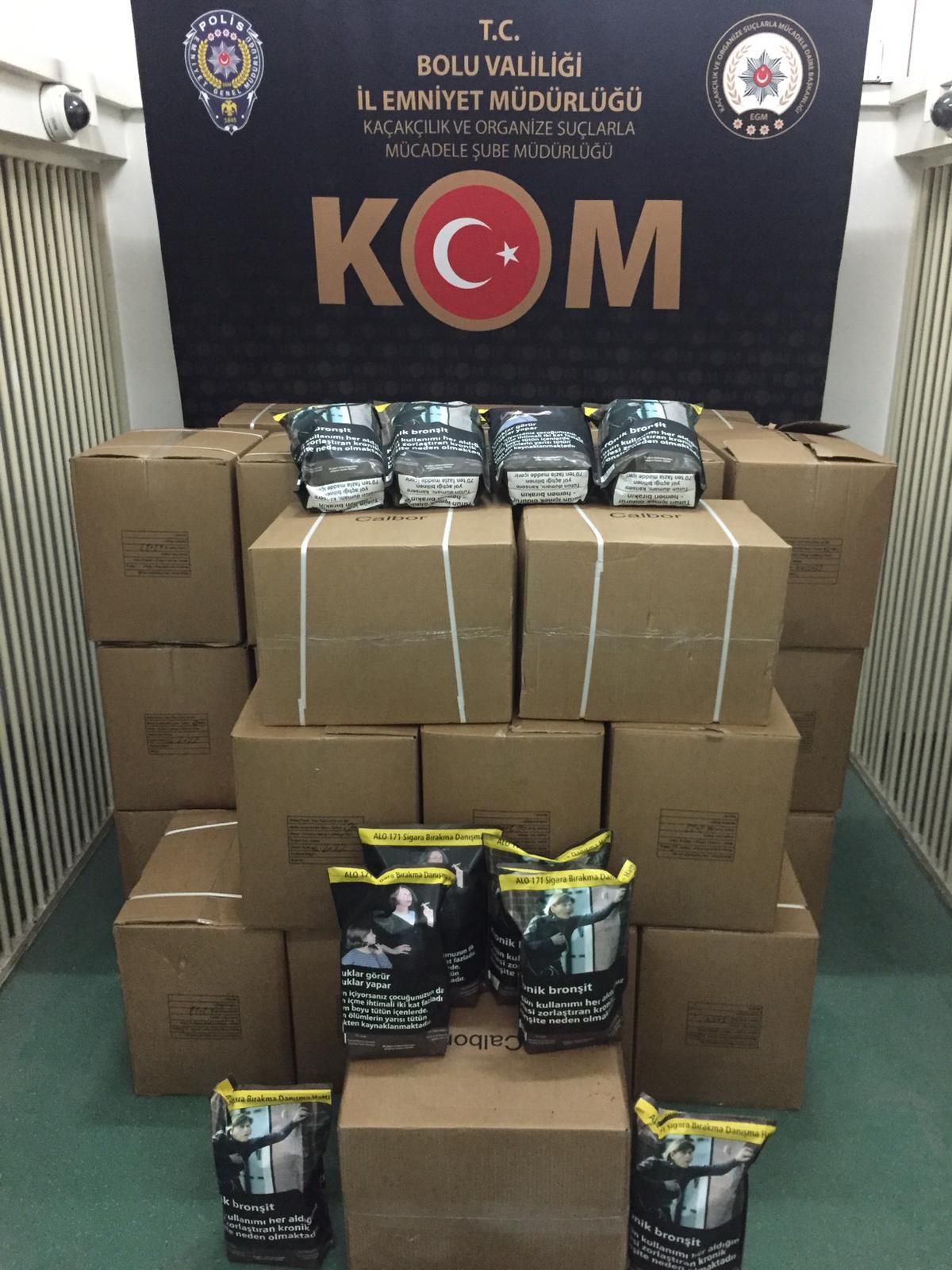 Bolu\'da bir araçta 250 bin lira değerinde kaçak tütün yakalandı