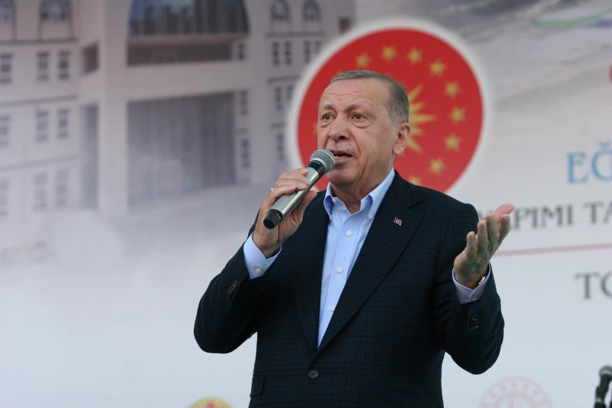 Cumhurbaşkanı Erdoğan: "Bu ülkeyi 20 yıl öncesine geri götürmeye kimsenin gücü yetmez"
