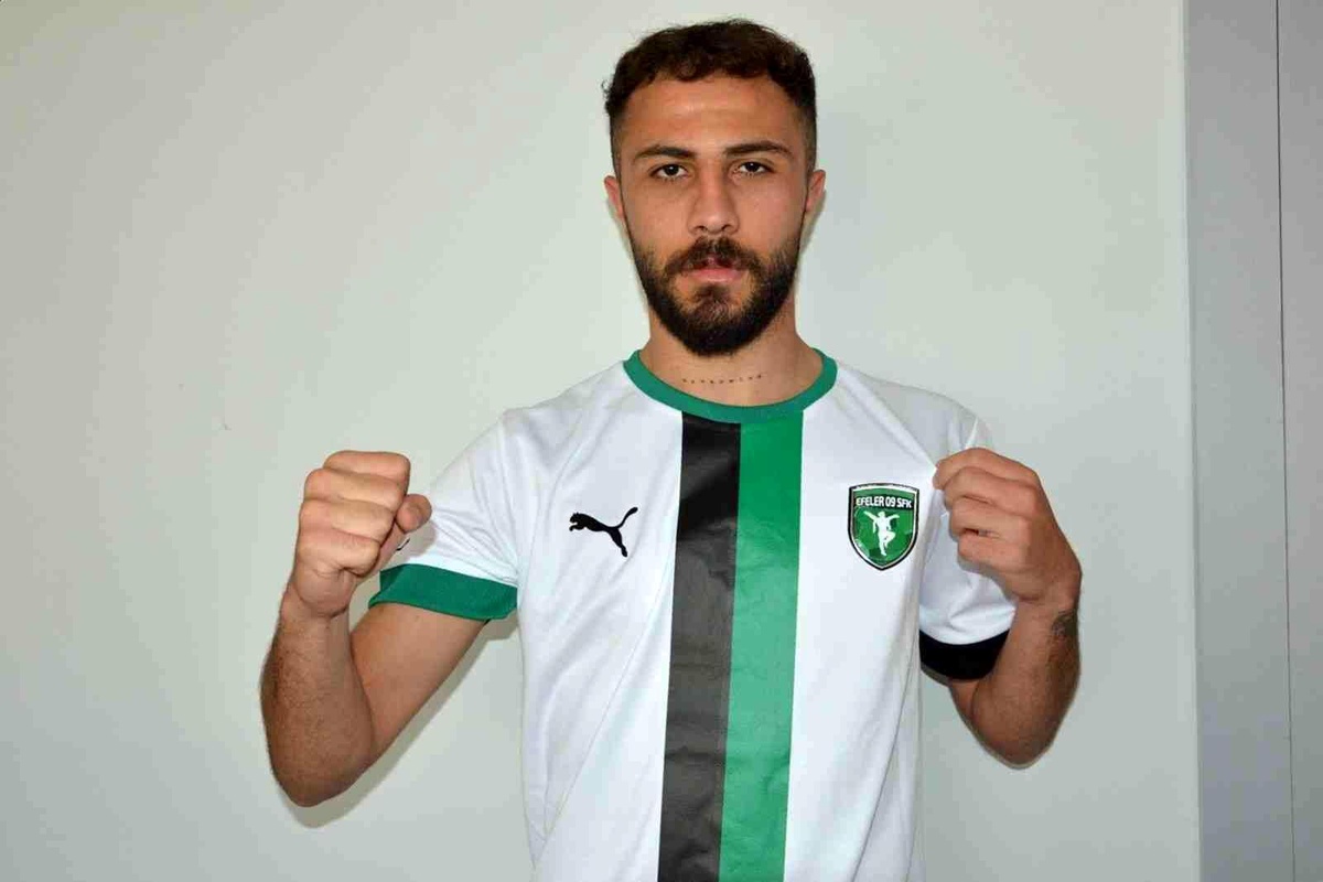 Efeler 09 SFK Cinkaya\'yı renklerine bağladı