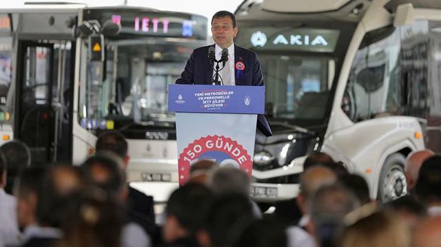 İmamoğlu, geçmiş dönemde yapılan metrobüs alımlarını eleştirdi: Tanesine 23 milyon lira ödendi, hiç mi Allah korkunuz yok İmamoğlu, geçmiş dönemde yapılan metrobüs alımlarını eleştirdi: Tanesine 23 milyon lira ödendi, hiç mi Allah korkunuz yok