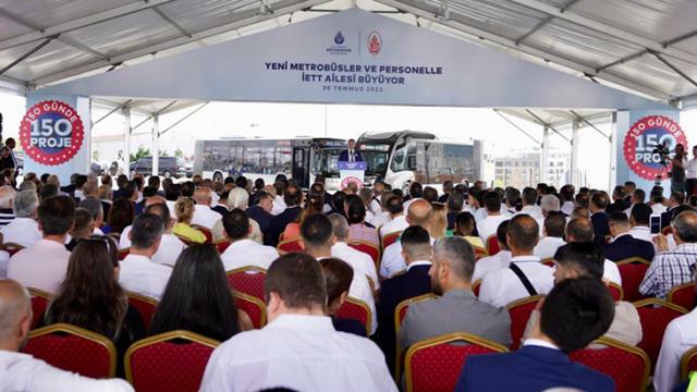 İmamoğlu, geçmiş dönemde yapılan metrobüs alımlarını eleştirdi: Tanesine 23 milyon lira ödendi, hiç mi Allah korkunuz yok İmamoğlu, geçmiş dönemde yapılan metrobüs alımlarını eleştirdi: Tanesine 23 milyon lira ödendi, hiç mi Allah korkunuz yok