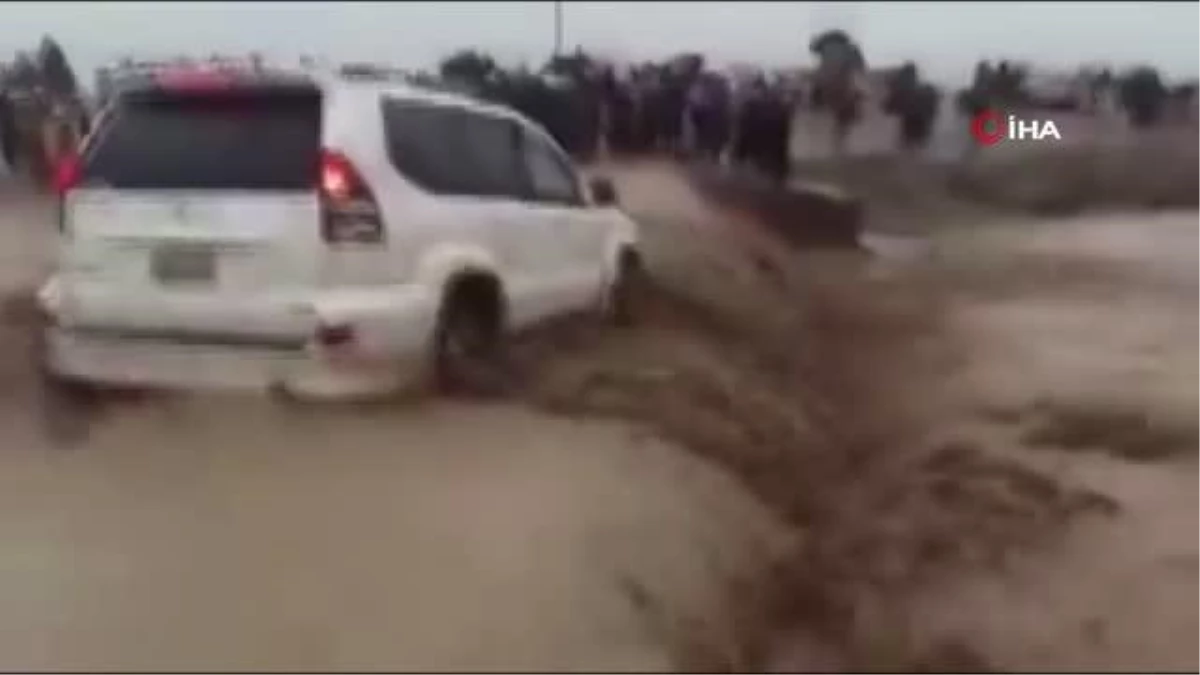 İran\'daki sel felaketinde can kaybı 56\'ya yükseldi