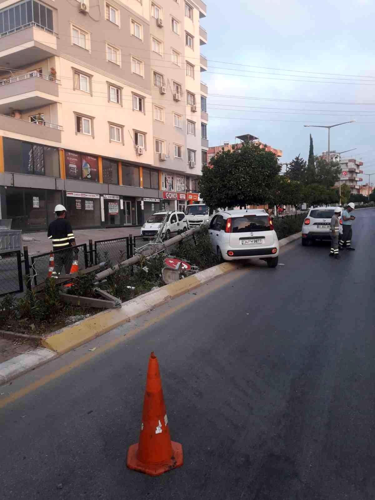 Kaza yapan otomobilde 2 kişi yaralandı