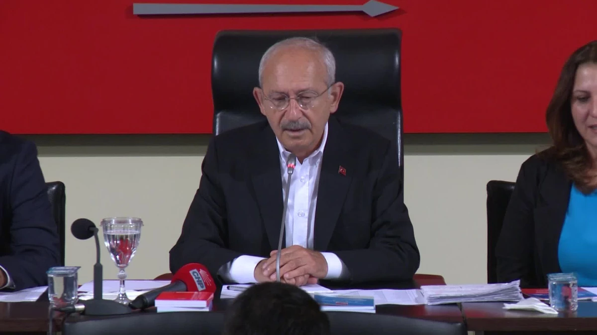 Kılıçdaroğlu: "Türkiye\'yi Aydınlığa Çıkarmak Zorundayız, Rayına Oturtmak Zorundayız. Devletin Geleceği Tehlikede"