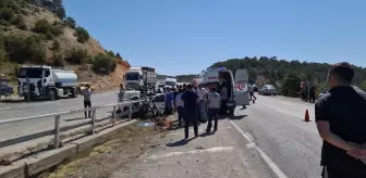 Kütahya'da otomobilin bariyerlere çarpması sonucu 1 kişi öldü