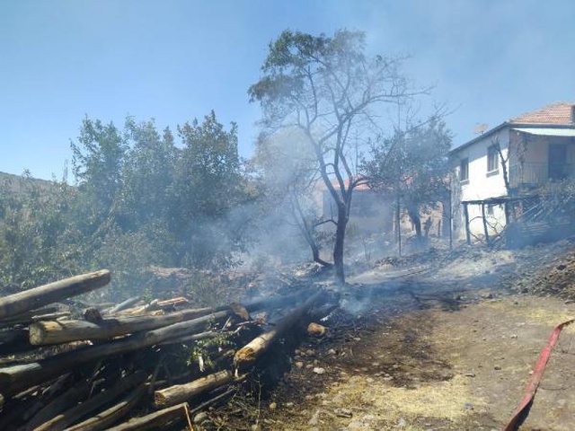 Malatya'da artan hava sıcaklığı nedeniyle 20 yangın çıktı Malatya'da artan hava sıcaklığı nedeniyle 20 yangın çıktı